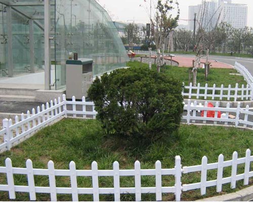 PVC圍欄、草坪